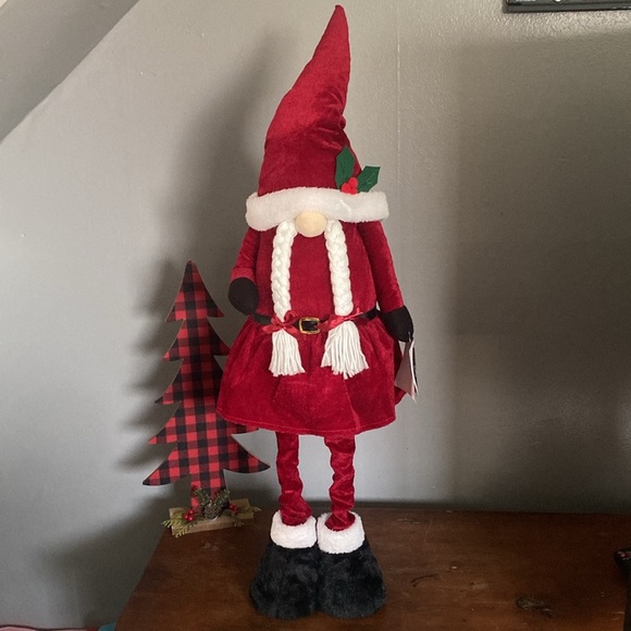 NWT- Beautiful Mrs Claus Greeter Gnome Decoration w/ Extendable Legs 27”-37” H - Picture 14 of 17